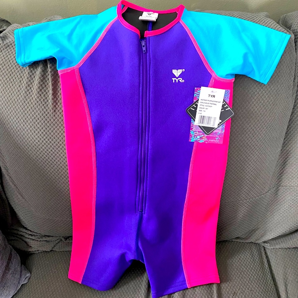 Brand new wet suit shorts for little girls sz 7/8